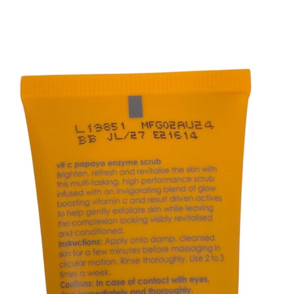 Rodial Vit C Papaya Enzyme Scrub - Picture 8 of 8